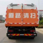 扫路车