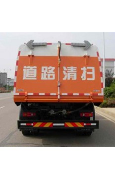 扫路车