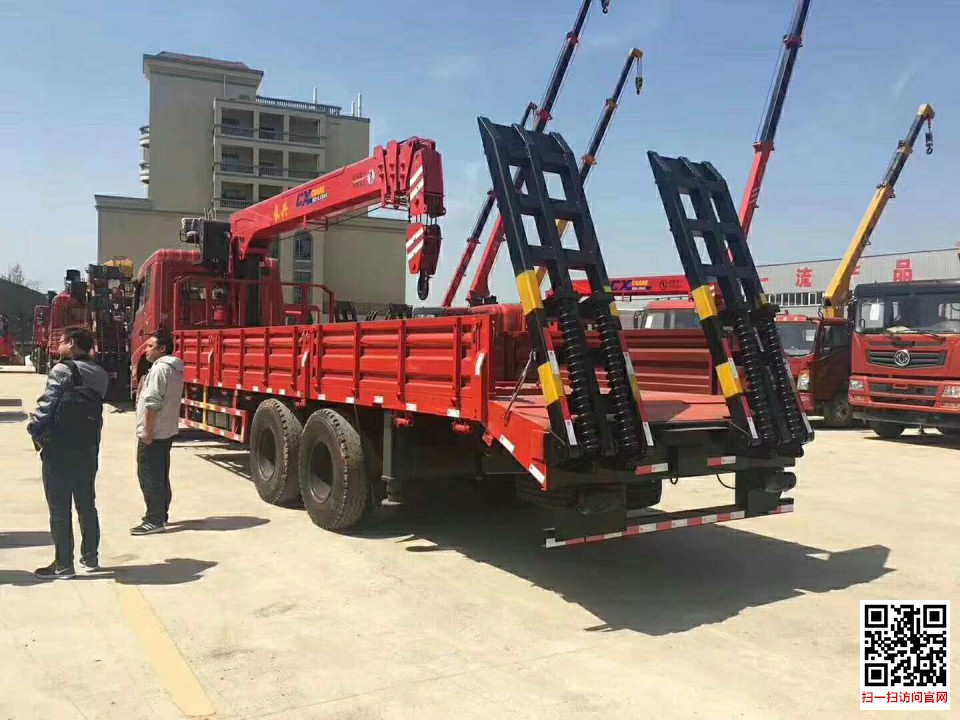 东风12吨4节直臂随车吊右后图片