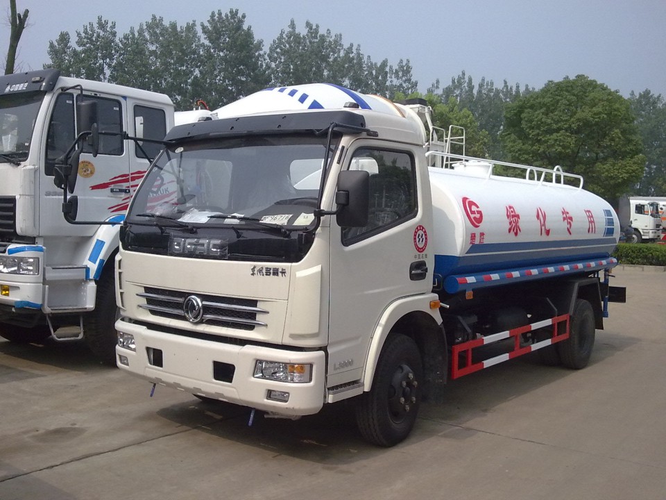 程力CLW5080GSSD5NG型洒水车