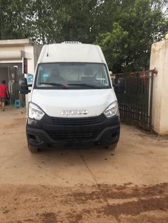 依维柯小型面包冷藏车