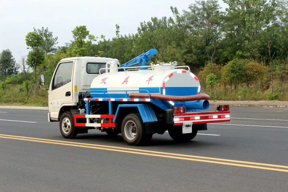 程力凯马2方蓝牌小型吸粪车 (5)