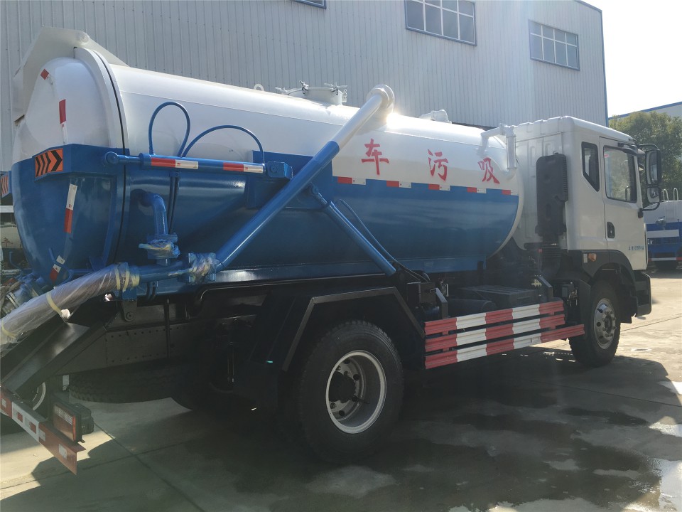 湖北程力东风多利卡D9 10-12方吸污车 (75)