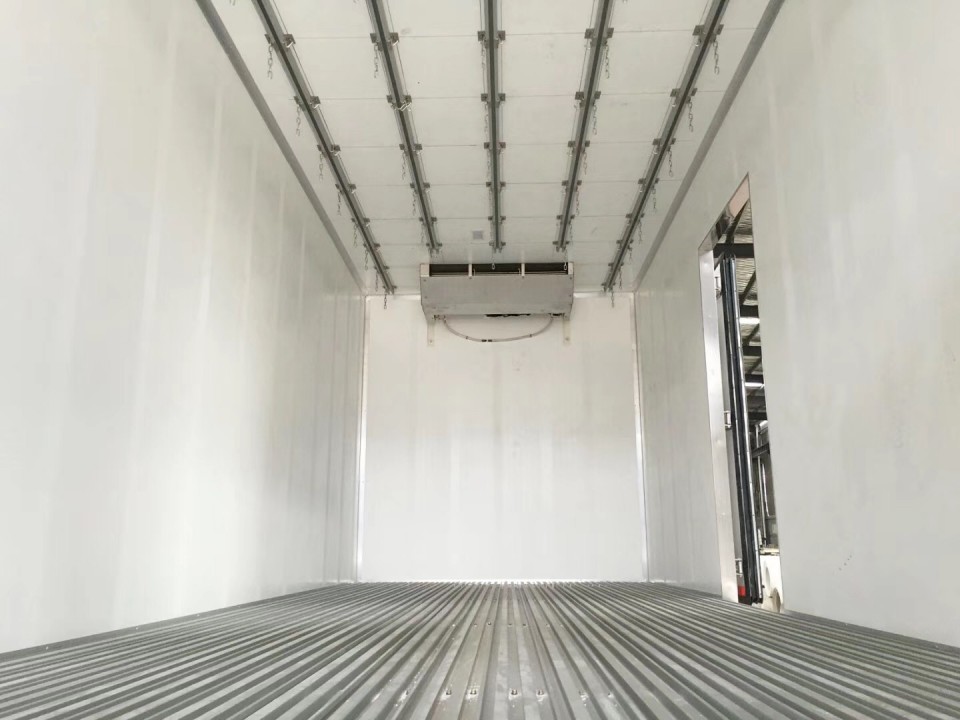 湖北程力解放J6 6米6冷藏车 (16)