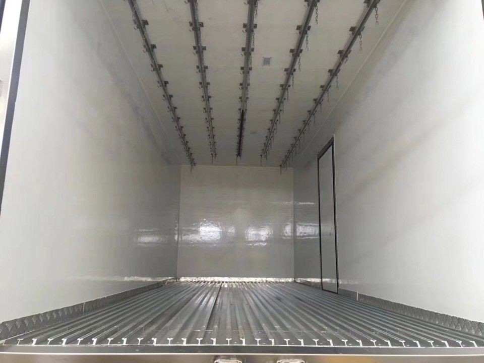 湖北程力东风天锦三轴8米6冷藏车 (15)