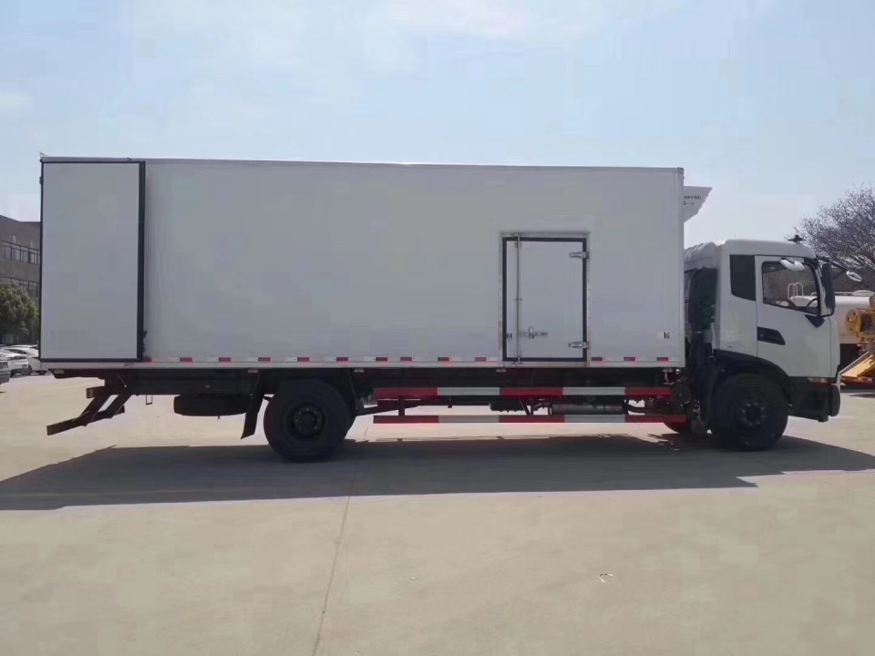 湖北程力东风天锦KR7.8米7米8冷藏车 (9)