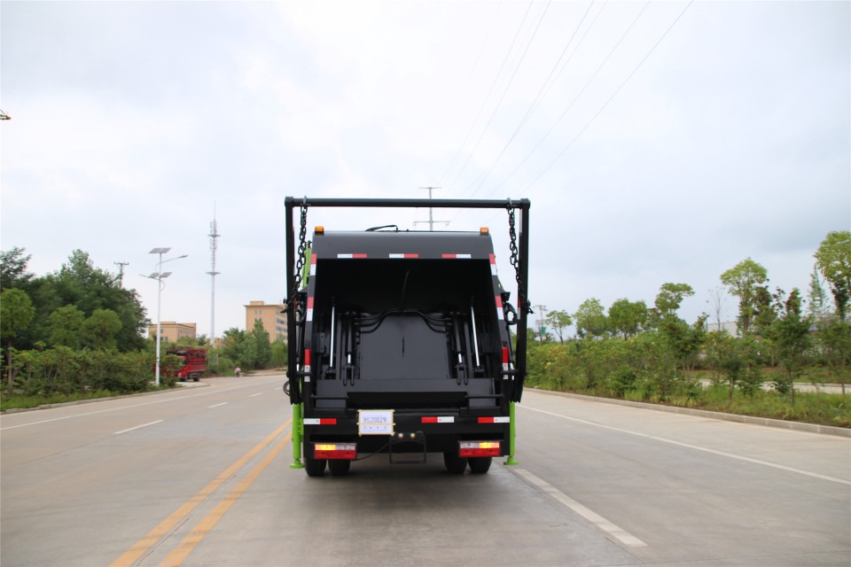 东风专底10-12立方程力压缩垃圾车 带摆臂 (5)