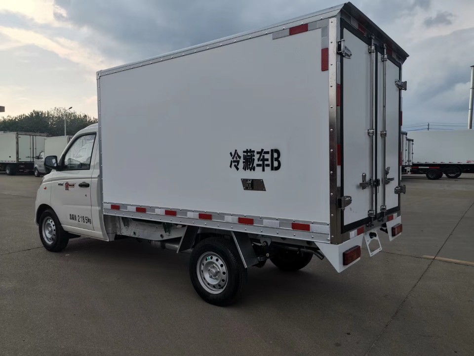 福田祥菱v国六程力小型冷藏车 (4)