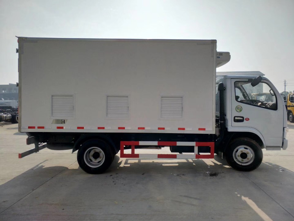 东风多利卡D6程力4米2冷藏车 (22)