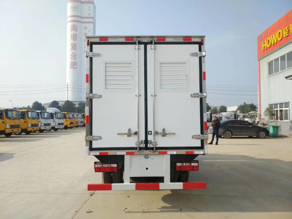 东风多利卡D6程力4米2冷藏车 (24)