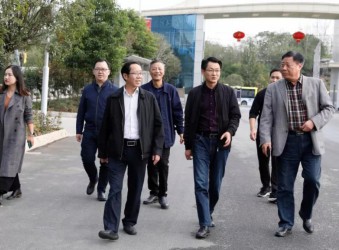 本期要闻：湖北省政府研究室党组成员、副主任刘月