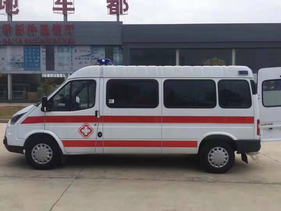 江铃特顺长轴程力救护车 (2)